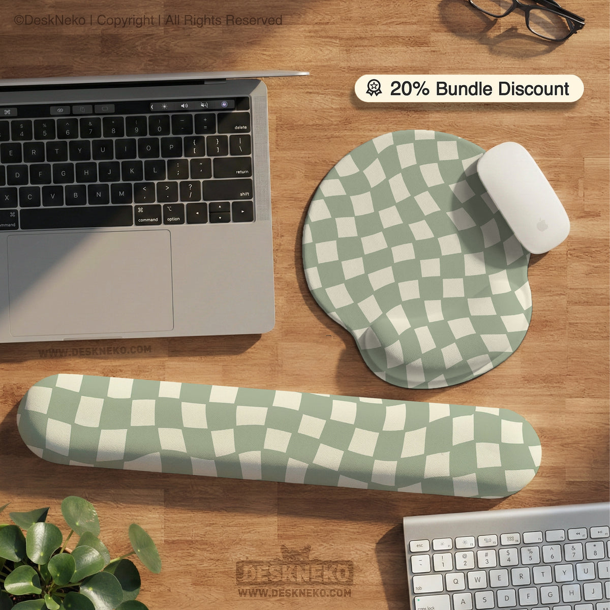 Sage checkered ergonomic wrist rest