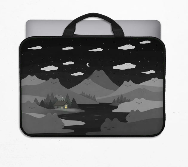 Black cat mountains laptop sleeve & bag