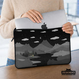 Black cat mountains laptop sleeve & bag