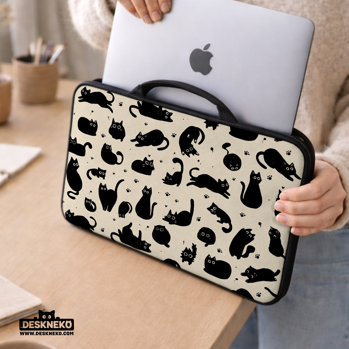 Cat pattern laptop sleeve