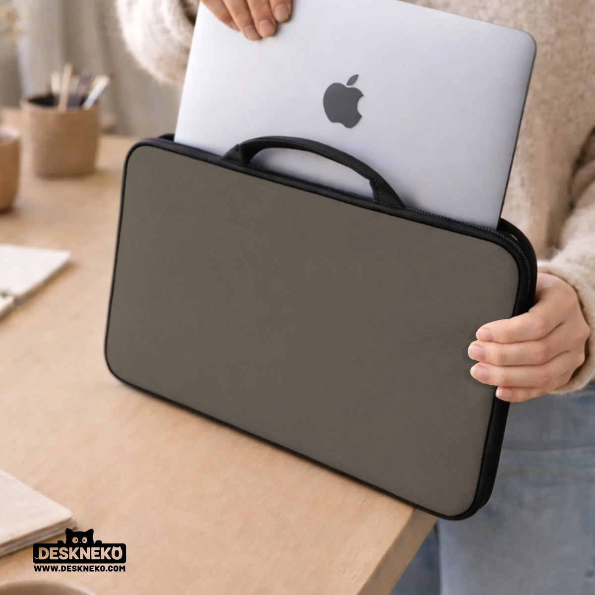 Cocoa laptop sleeve case, minimalist padded notebook cover