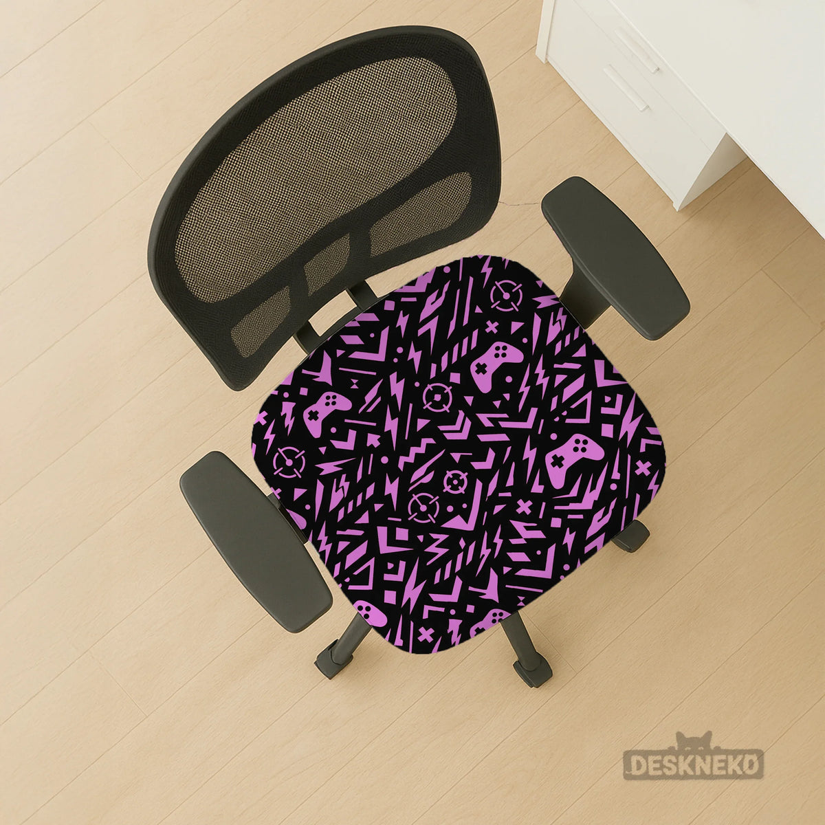 Black & pink chair cover