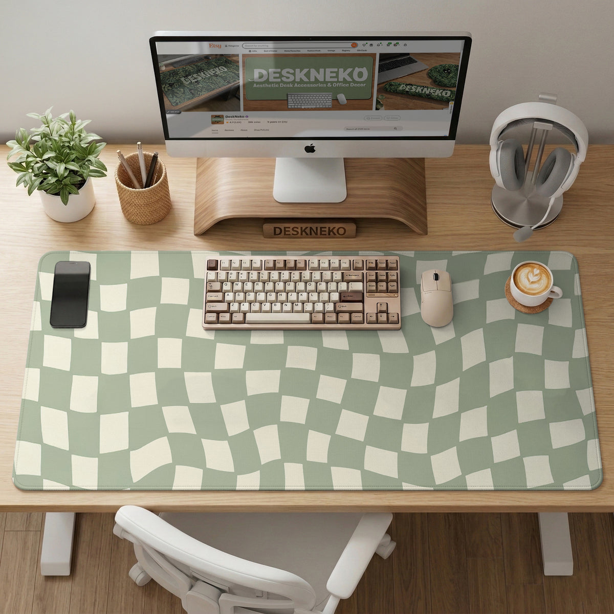 Green checker desk mat