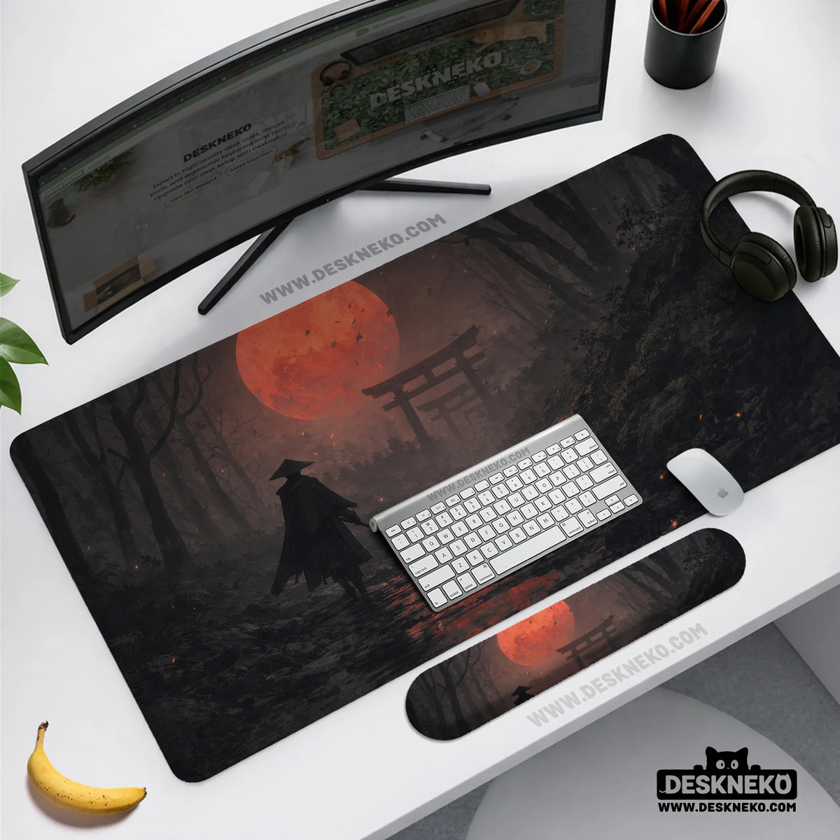 Crimson samurai eclipse desk mat mousepad