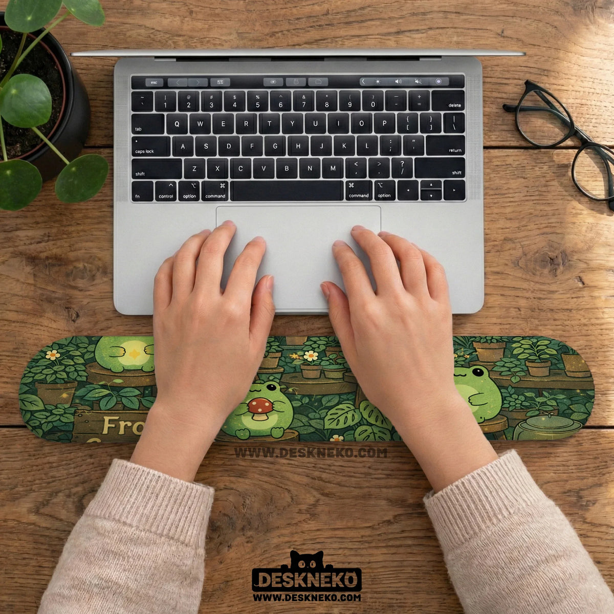 Frog garden deskmat