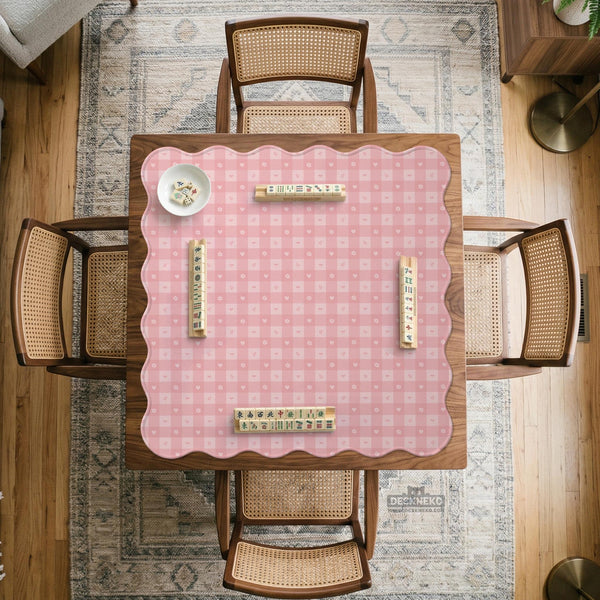 Pink checkered mahjong mat with small hearts and flowers.