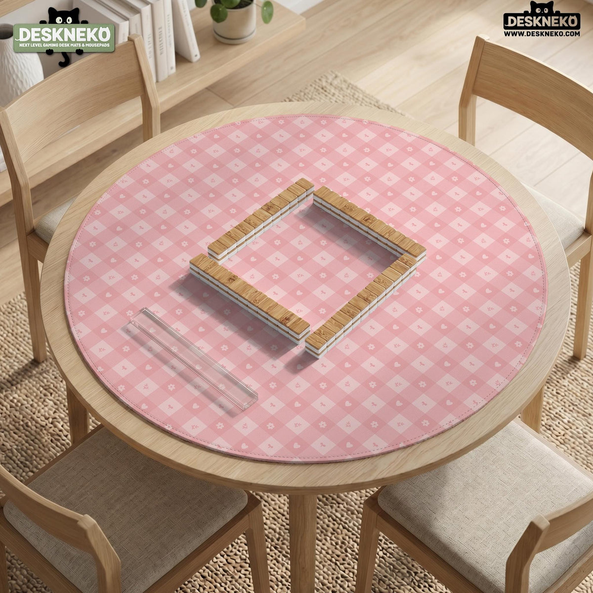 Pink checkered mahjong mat with small hearts and flowers.