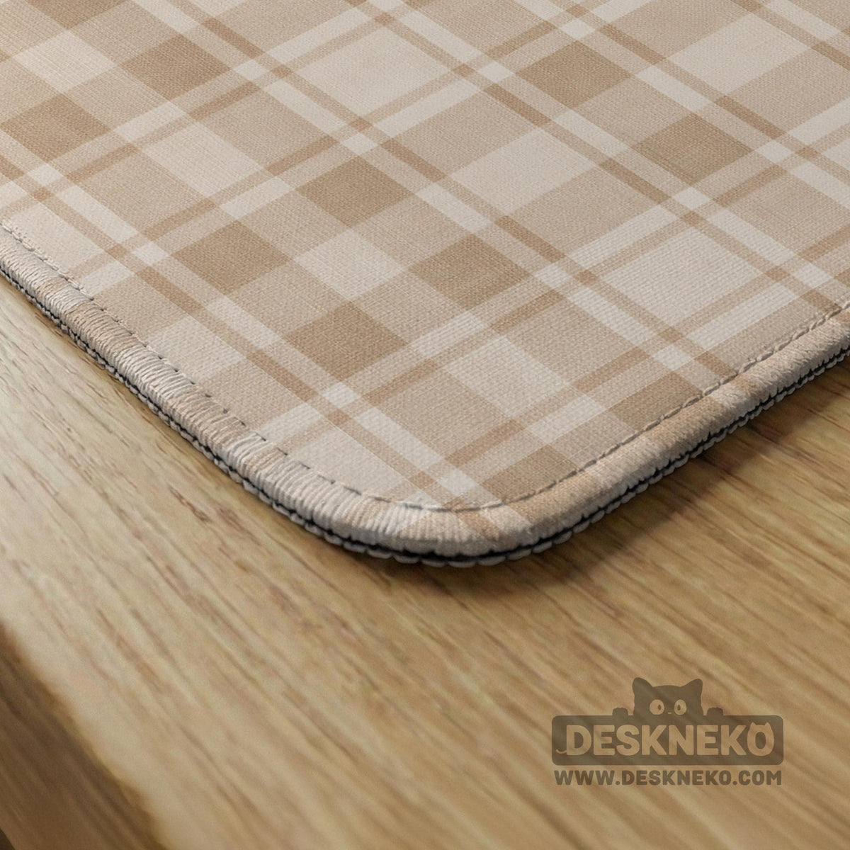 Beige plaid mahjong mat with a cream tartan pattern on a neutral background.