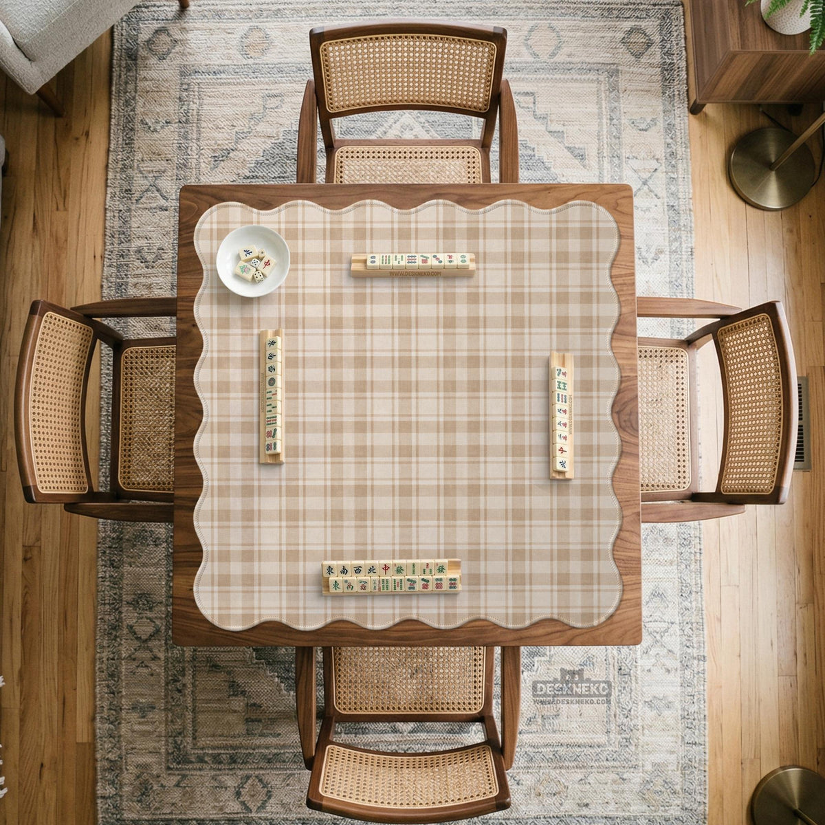 Beige plaid mahjong mat with a cream tartan pattern on a neutral background.