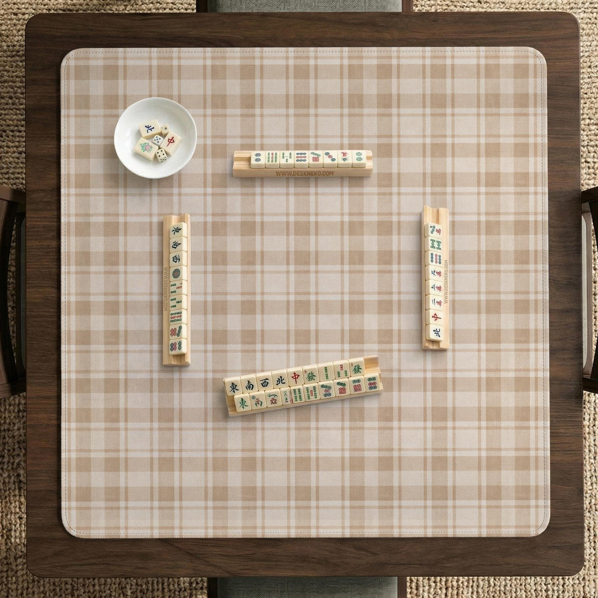 Beige plaid mahjong mat with a cream tartan pattern on a neutral background.